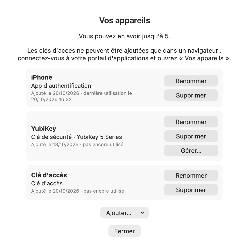 Fenêtre Vos appareils listant une app d'authentification, une clé de sécurité et une clé d'accès, chacune avec des boutons Renommer et Supprimer.